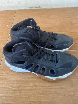 Sneakers Geoff max Athletica Triphofit Black White Hitam Putih