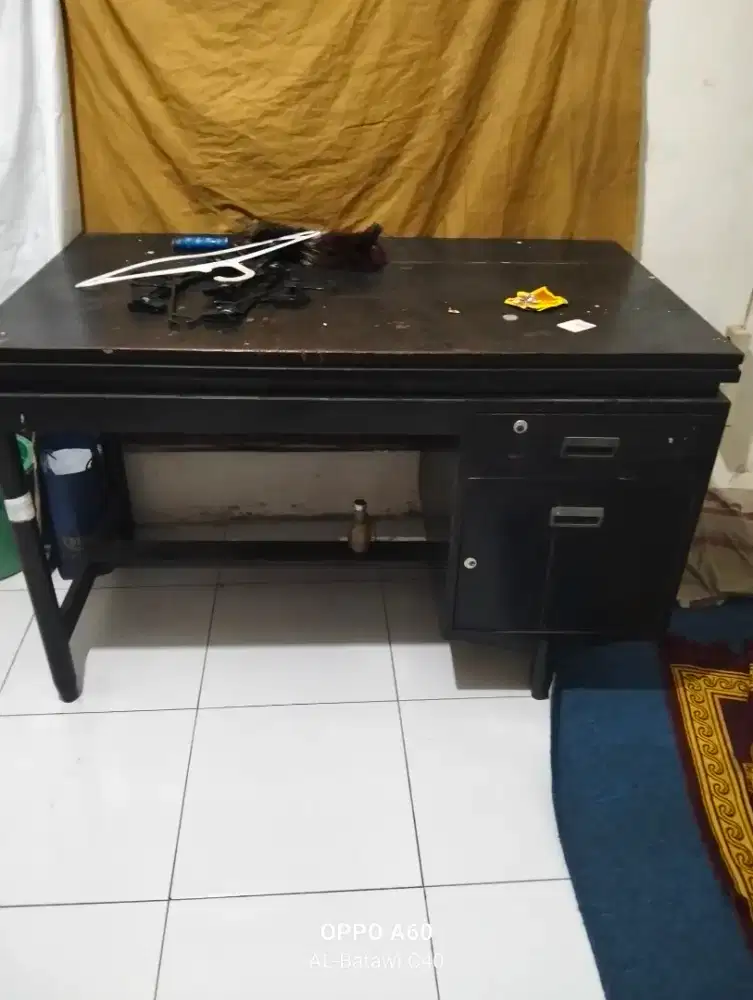 Dijual Meja Kantor,Toko