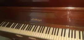 Piano antik classic