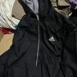 Jacket parasut running Adidas