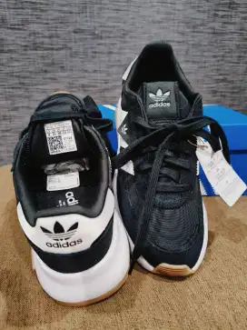 Sepatu adidas original