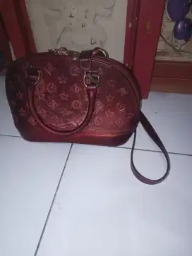 Tas fesyen merah maroon