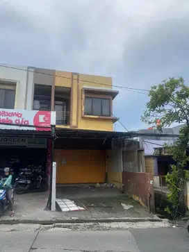 Disewakan ruko 3 lantai di jalan cijambe