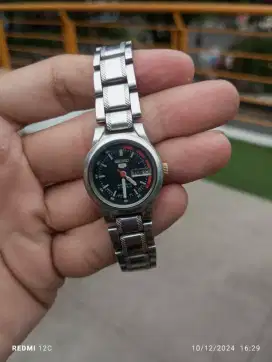 Jam tangan wanita Seiko 5 Automatic