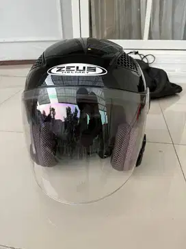 Helm Zeus Hitam Ukuran M