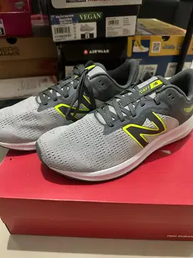 Sepatu New Balance Running Course