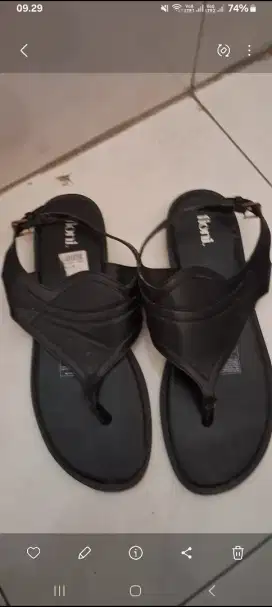 Sepatu Sandal  hitam payless