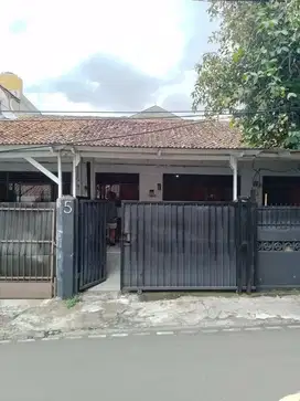 Jual rumah hitung tanah Jl. Keramat Pela Barito Blok M Kebayoran Jakse