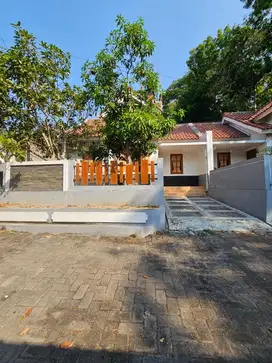 Dikontrakkan Rumah di seputaran Selatan RSUD Mitra Sehat jln wates