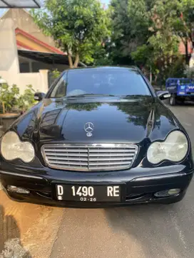 FOR SALE Mercedes-Benz C240 2003 ( serious only)