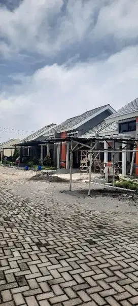 DIJUAL RUMAH IMPIAN  DEKAT UNS SOLO