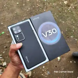 Vivo V30 256GB 5G Like New