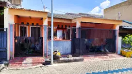 Butuh laku cepat rumah tusuk sate lokasi di kebraon kec. Wiyung