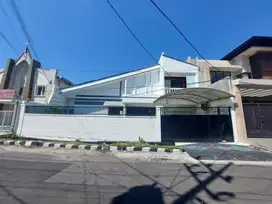 Disewakan Rumah full furnish Strategis di Pusat kota jalan kertajaya