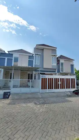 Miliki Rumah 2 Lantai, 3KT, 2KM Di Kebraon, Karang Pilang Surabaya Sel