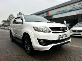 SIAP PAKAI!! TOYOTA FORTUNER VNT TRD 2.5 AT MATIC 2014 PUTIH