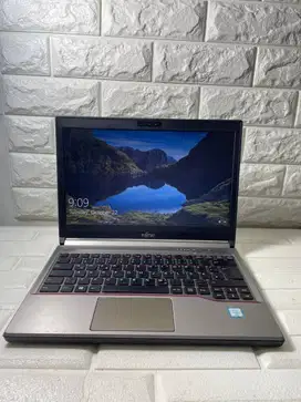 Laptop Fujitsu E736 Core i5 GEN 6 SSD 256 RAM 8 D-WKJ4