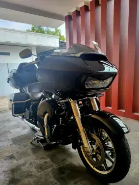 Road Glide Ultra 2018 M8 107Ci Hitam ABS Keyfob Top Condition