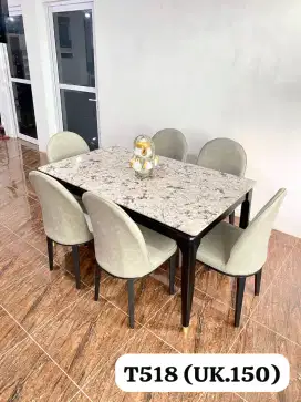 Meja dan Kursi Makan Elegan