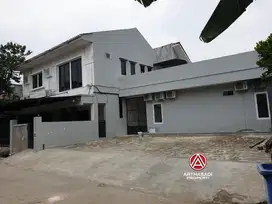 RUMAH KOST KOSAN TINGKAT DENGAN 28 KAMAR