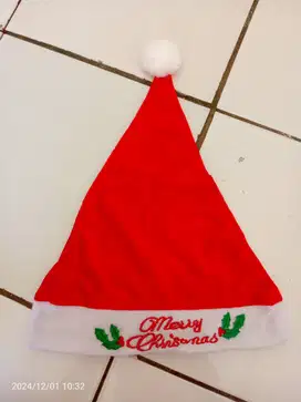 Topi natal cocok untuk moment batal bersama keluarga dan teman.