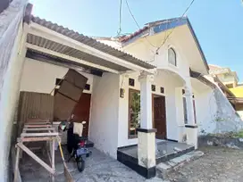 Rumah di perumahan Puri Lidah Kulon Surabaya barat bisa untuk kantor