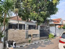 Disewakan Rumah Darmo Permai Timur Surabaya - Strategis & Bebas Banjir