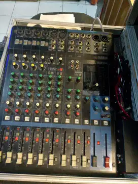 Mixer yamaha 12xu