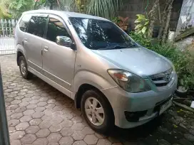 Toyota avanza g 2011 matic