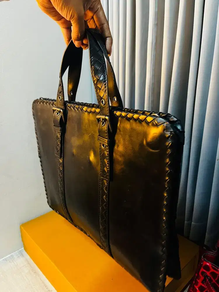 BOTTEGA VENETTA ORIGINAL LAPTOP HAND BAG