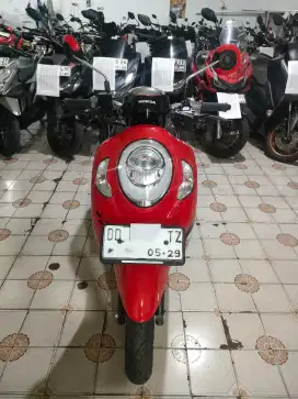 Honda scoooy 110 cc 2024 merah