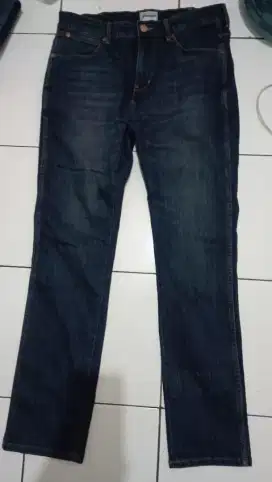 wrangler size 32, LD: 43cm,kondisi baru,jual 200k