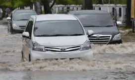 Salon Mobil Bersih Bersih