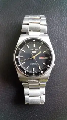 Seiko 5 Otomatis (sports)