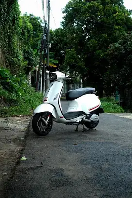 PIAGGIO VESPA METIC SPRINT S 150 IGET ABS FACELIFT ( BISA KREDIT )