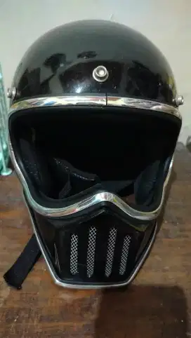 DIJUAL HELM CAKIL