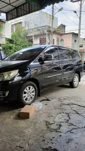 Dijual Mobil kijang innova mulus dan sangat terawat