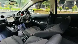 MAZDA 2 R AT 2010 HITAM METALIK. KM 129rb