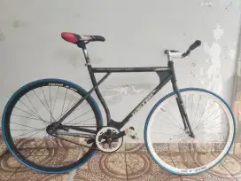 Sepeda fixie bekas