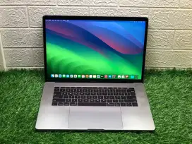 CTO MacBook pro i9 RAM 8 GB SSD 256 GB SPACE GREY TouchBar 15 inch!!