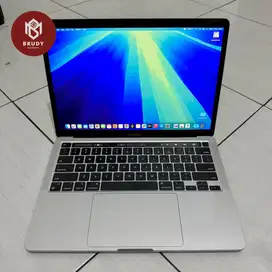 Macbook Pro M2 2022 8/256 13 inch