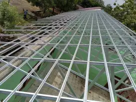 Rangka baja atap metal pasir terpasang