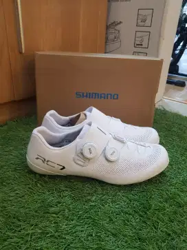 SEPATU SHIMANO RC703 WIDE WHITE