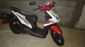 Dijual Honda beat, warna merah putih, tgn 1, plat L, km 14.600, th2014