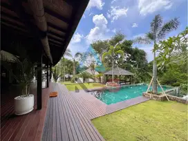 VILLA MODERN TROPICAL MUNGGU CANGGU BADUNG