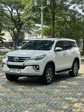 LOW KM MULUS TERAWAT LIKE NEW ! Toyota Fortuner 2.4 VRZ DIESEL AT 2017