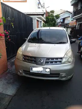 Nissan Grand Livina XV 1.5 A/T