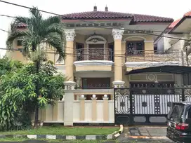 Rumah Mewah Asri  dalam Kompleks di Lebak Bulus, Jakarta Selatan