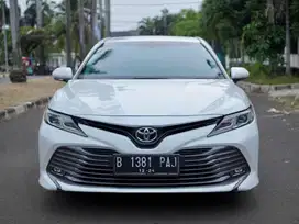 Camry V 2.5 AT 2019 Putih