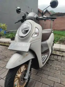 Honda scoopy prestige 2021 low km